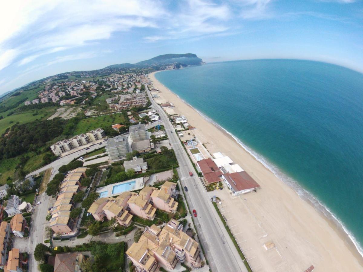 Emozione Marina - Appartamento Fronte Mare Marcelli Luaran gambar